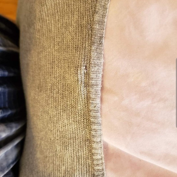 Cute Shirt! Perfect for a cool summer night! New - Picture 3 of 3